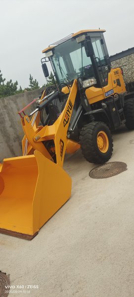 九成新高配兩噸，兩用鏟車出售