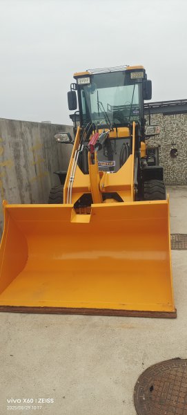 九成新高配兩噸，兩用鏟車出售