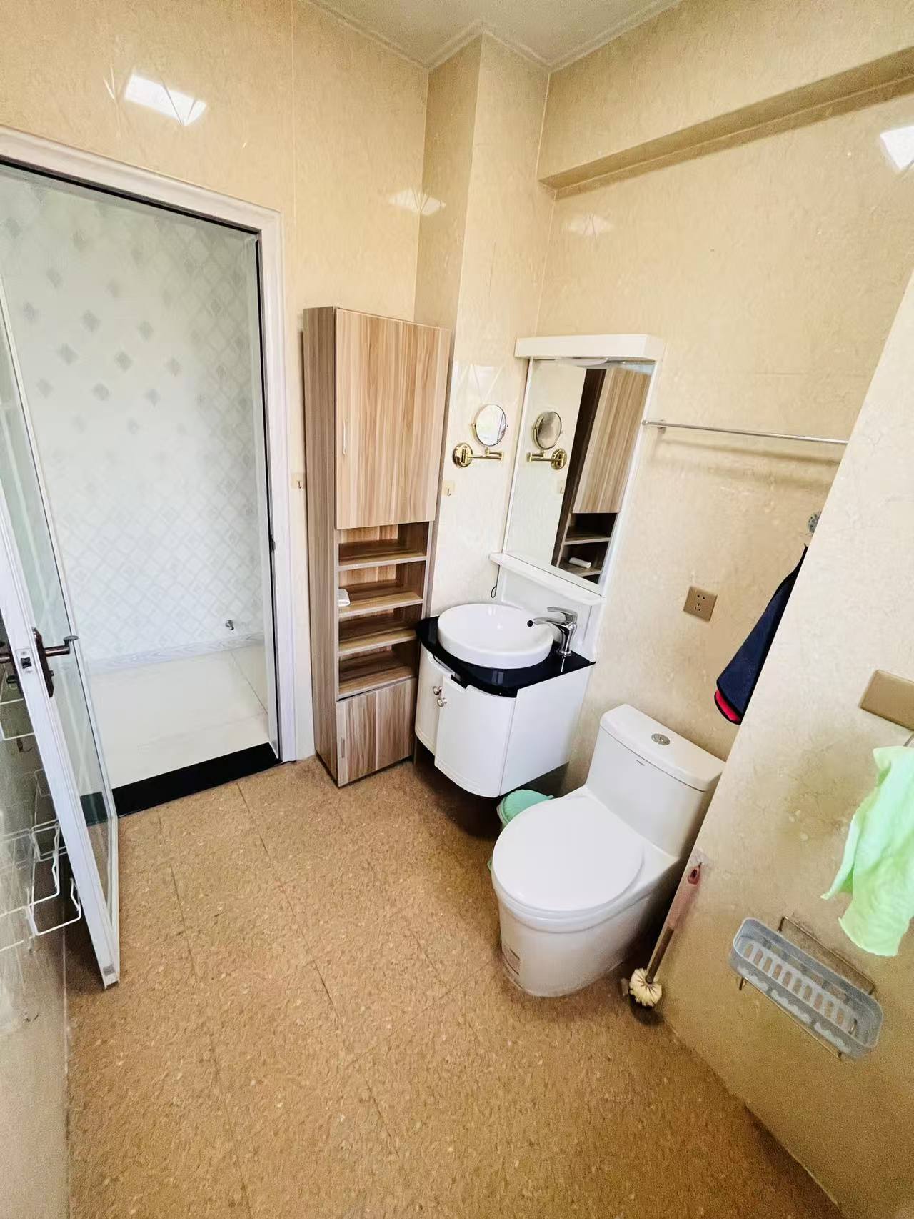 二中**房，文山書香苑三室兩廳兩衛(wèi)精裝房121.5平出售