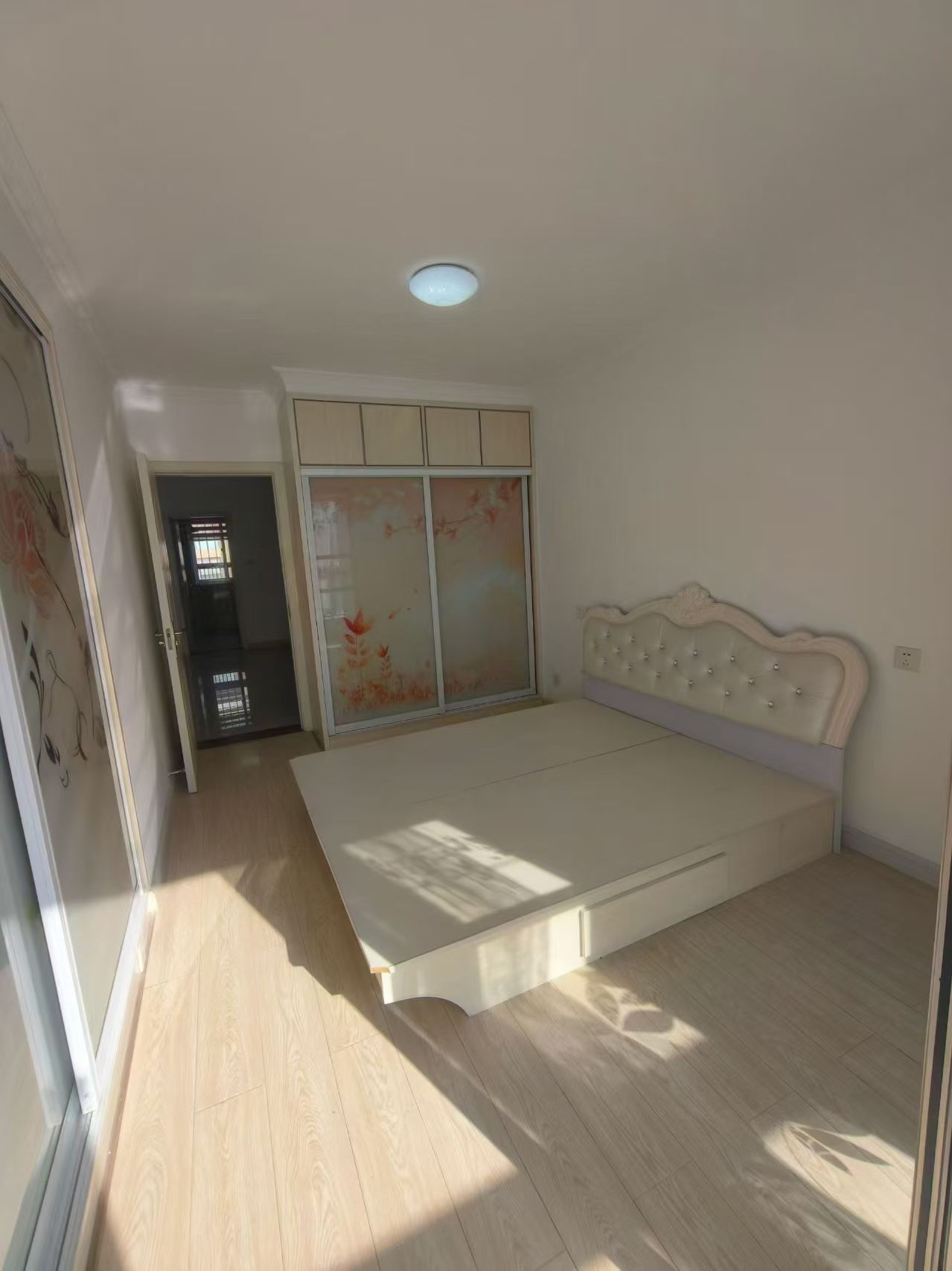 泰浩華府住人二樓76.67平兩室34.8萬 泰浩華府住人二樓76.67平兩室34.8萬