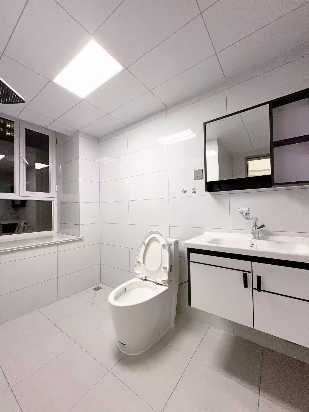 上海豪庭東邊戶 123.65平 三室兩衛(wèi)精裝未住 僅售59. 上海豪庭東邊戶 123.65平 三室兩衛(wèi)精裝未住 僅售59.