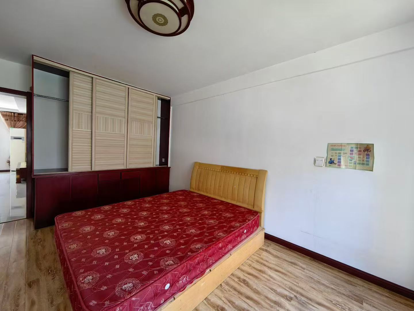 龍澤苑二樓126平三室1600/月年租