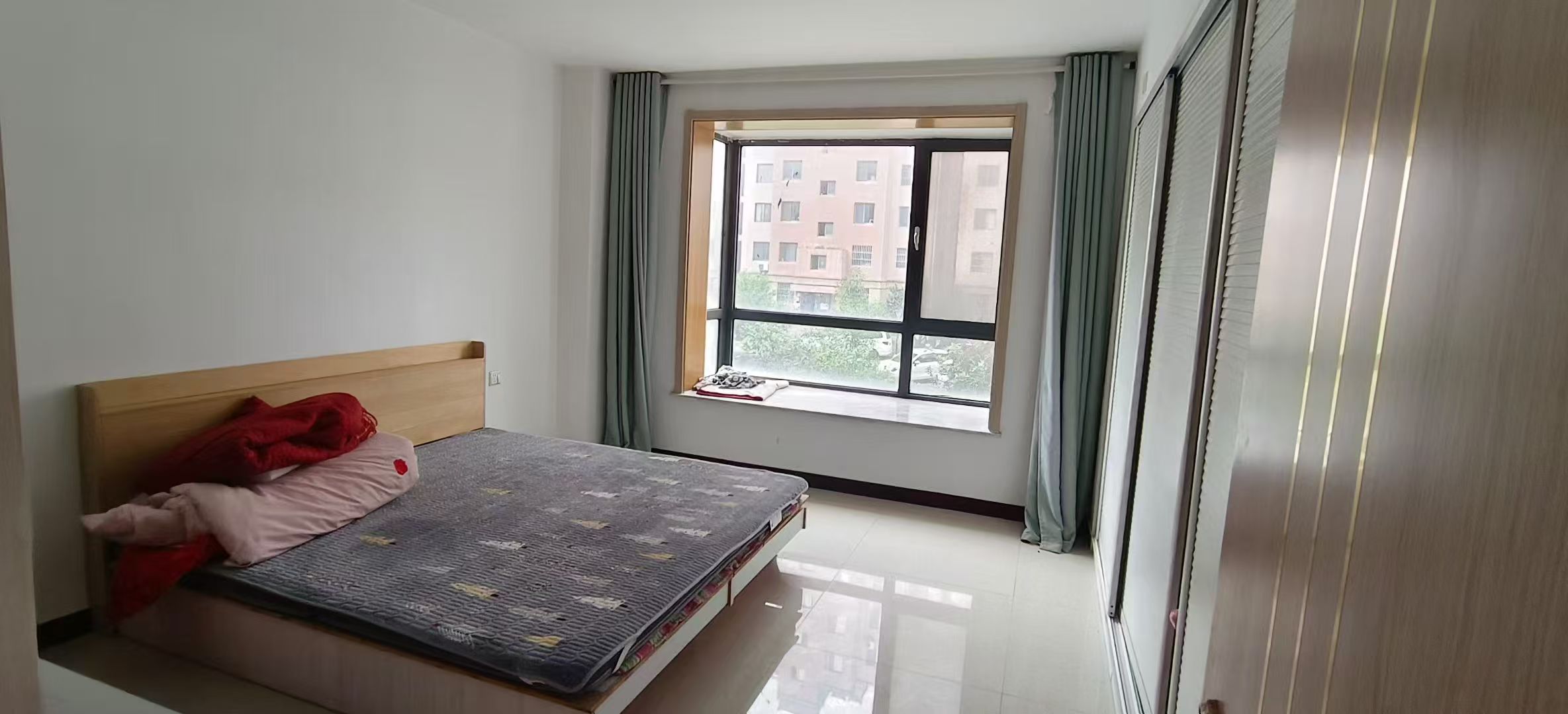 出租河景東城一期電梯房101平大兩室1100/月