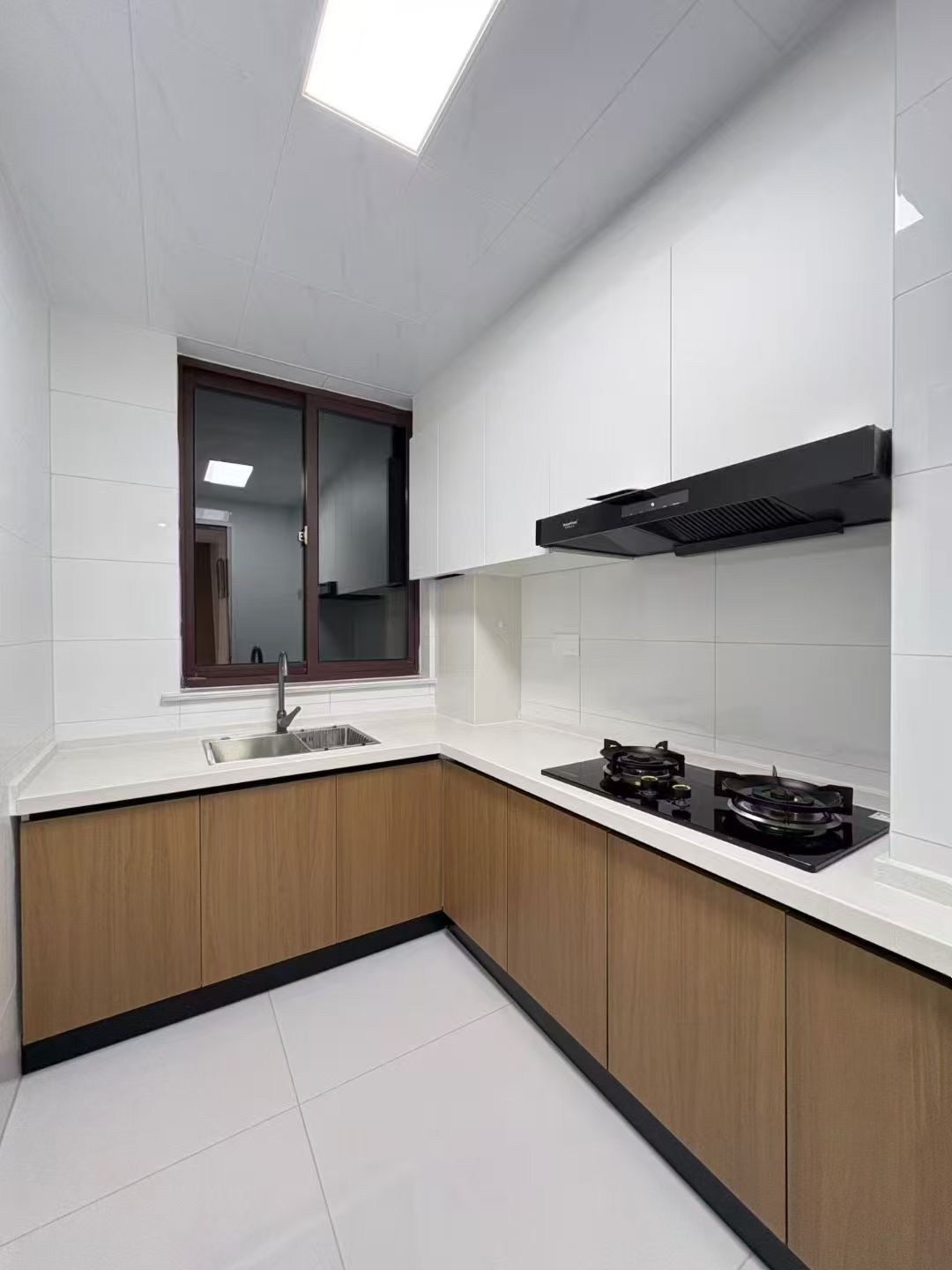 御景花園112.29平三室北向大平臺(tái)53.8萬 御景花園112.29平三室北向大平臺(tái)53.8萬