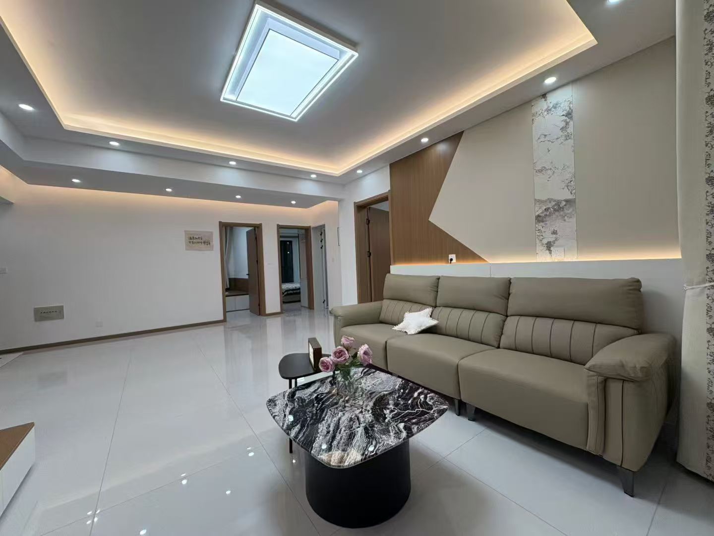 御景花園112.29平三室北向大平臺(tái)53.8萬 御景花園112.29平三室北向大平臺(tái)53.8萬