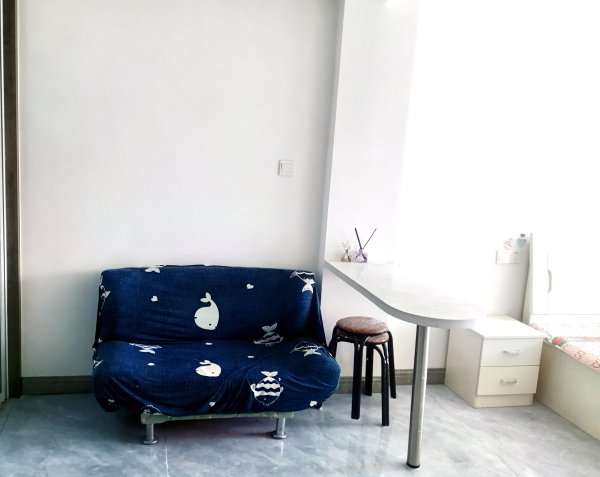 二中附近 精裝修家電齊全拎包入住