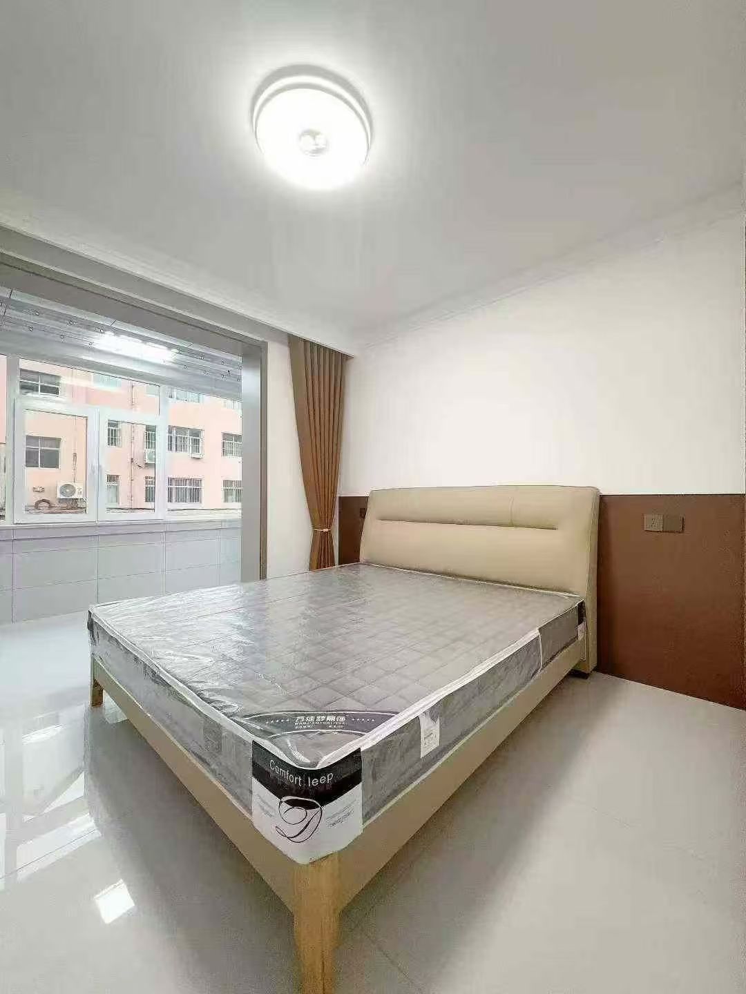 龍山路南12號多層住人二樓 124.13平三室32萬 龍山路南12號多層住人二樓 124.13平三室32萬