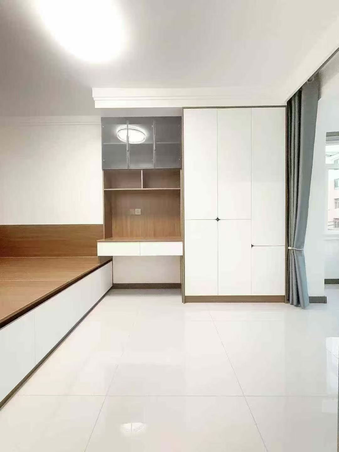 龍山路南12號多層住人二樓 124.13平三室32萬 龍山路南12號多層住人二樓 124.13平三室32萬