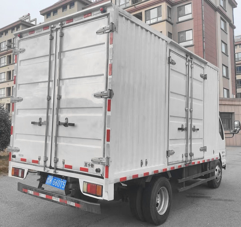 國(guó)五五十鈴四米二寬體廂貨 國(guó)五五十鈴四米二寬體廂貨