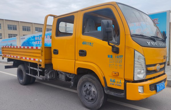 近2018年國五柴油3米3斗大雙排依維柯 近2018年國五柴油3米3斗大雙排依維柯