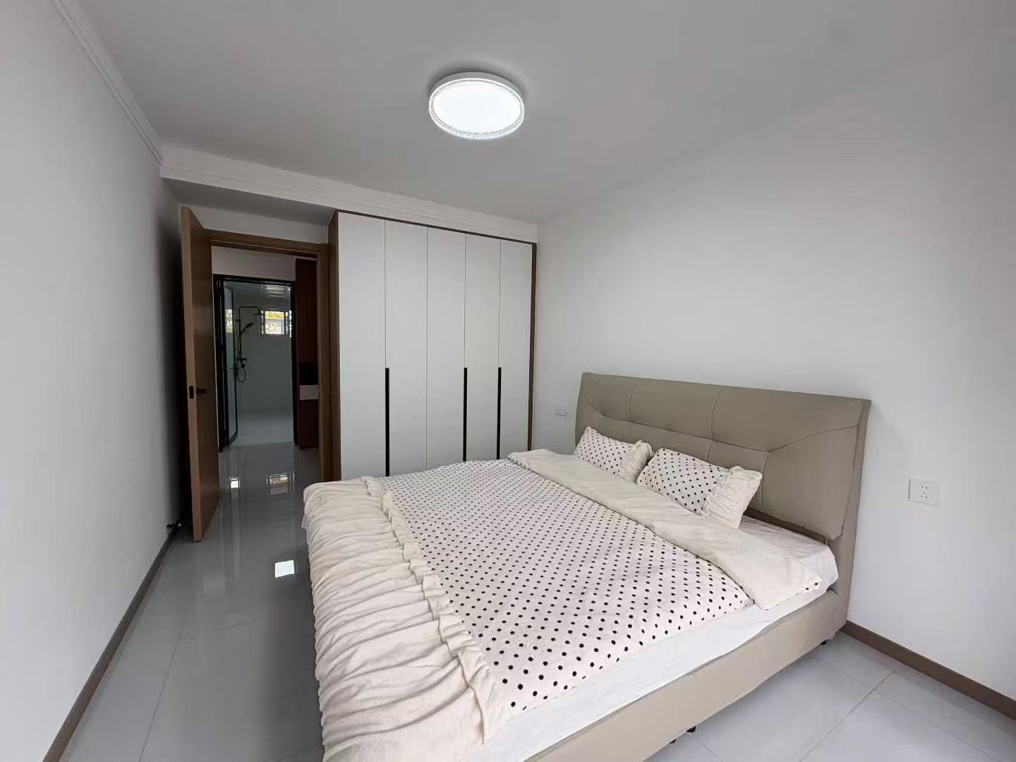 首付兩萬二建小區(qū)澆筑樓二樓161.95平三室環(huán)保裝修47.8 首付兩萬二建小區(qū)澆筑樓二樓161.95平三室環(huán)保裝修47.8