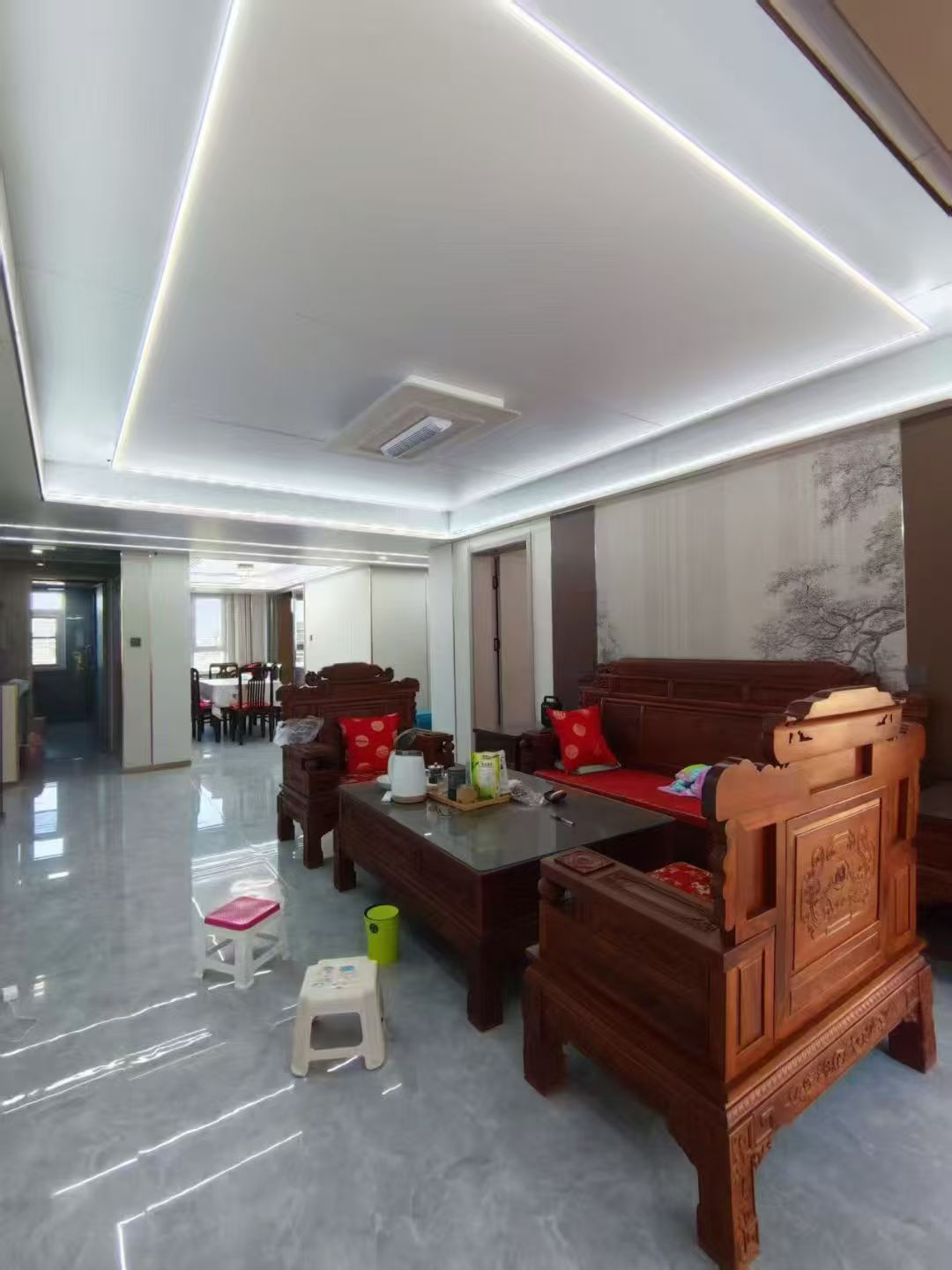 海泰三期電梯洋房128平三室兩衛(wèi)豪華裝修75萬 海泰三期電梯洋房128平三室兩衛(wèi)豪華裝修75萬