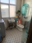 香水小區(qū)急售15.8萬86平小三室