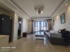 龍澤苑電梯三室?guī)У叵萝噹煲粋€精裝修55.8萬