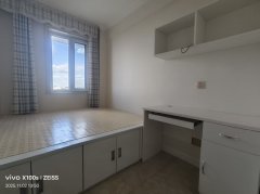 龍澤苑電梯三室?guī)У叵萝噹煲粋€精裝修55.8萬