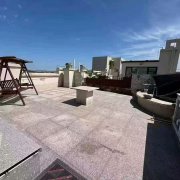 翡翠郡頂樓帶露臺153平五室兩衛(wèi)純實木裝修128萬