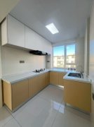 爬山街早市西頭住人1樓82.43平兩室精裝修拎包入住28.8