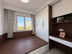 峰山御景小區(qū)122平婚房三室59.8萬(wàn)