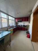 **的南開門一樓帶院三室連院子130平39.8萬