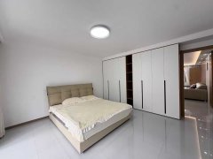 首付兩萬二建小區(qū)澆筑樓二樓161.95平三室環(huán)保裝修47.8