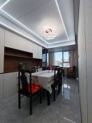 海泰三期電梯洋房128平三室兩衛(wèi)豪華裝修75萬