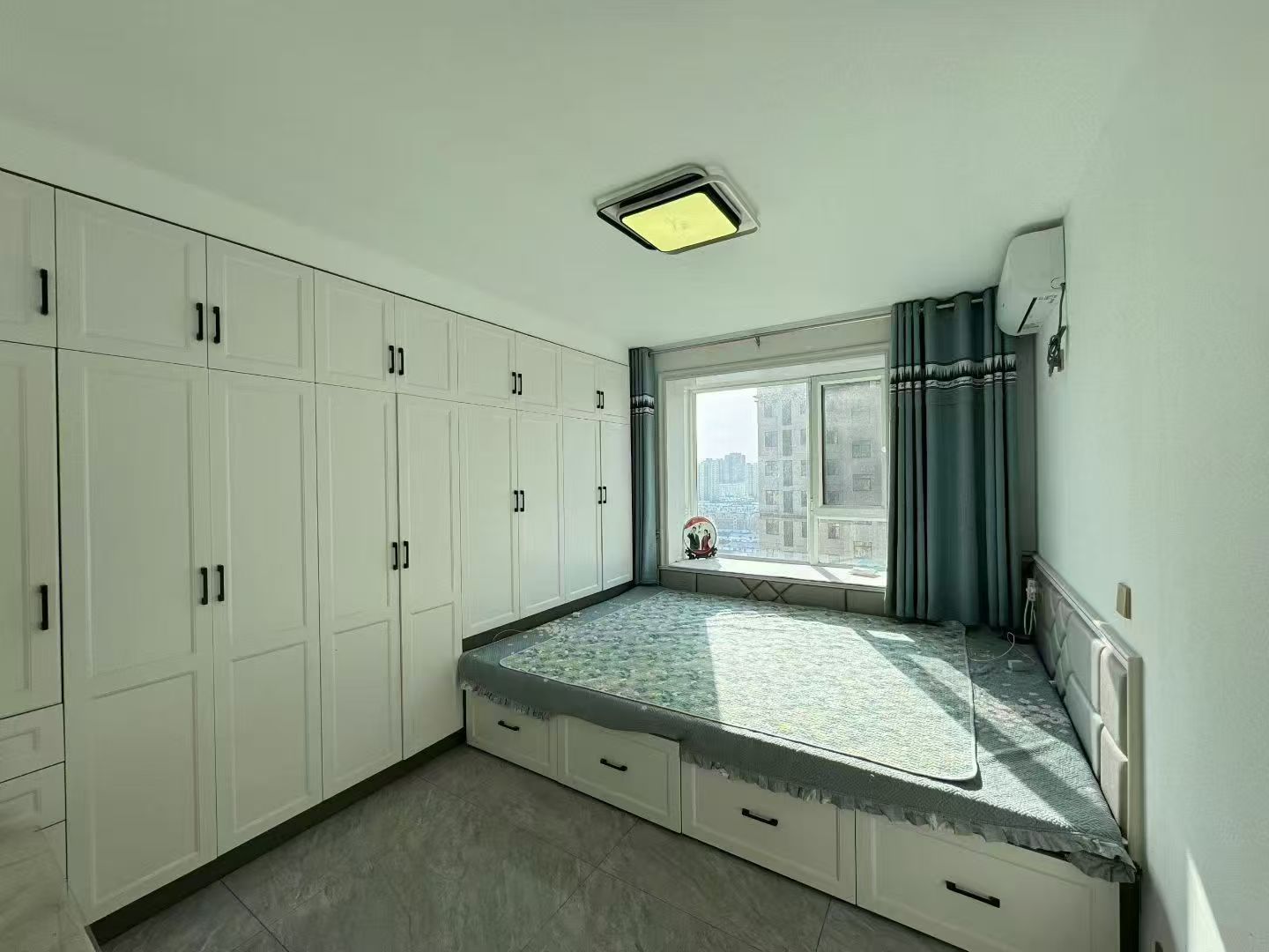 德紅世紀(jì)華府豪華精裝東邊戶145平三室兩衛(wèi)56.8萬 德紅世紀(jì)華府豪華精裝東邊戶145平三室兩衛(wèi)56.8萬