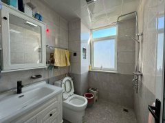 德紅世紀(jì)華府豪華精裝東邊戶145平三室兩衛(wèi)56.8萬